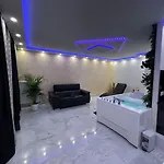 Golden Seconds Apartment