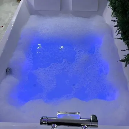 Daire Golden Seconds