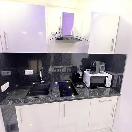 Apartment Golden Seconds